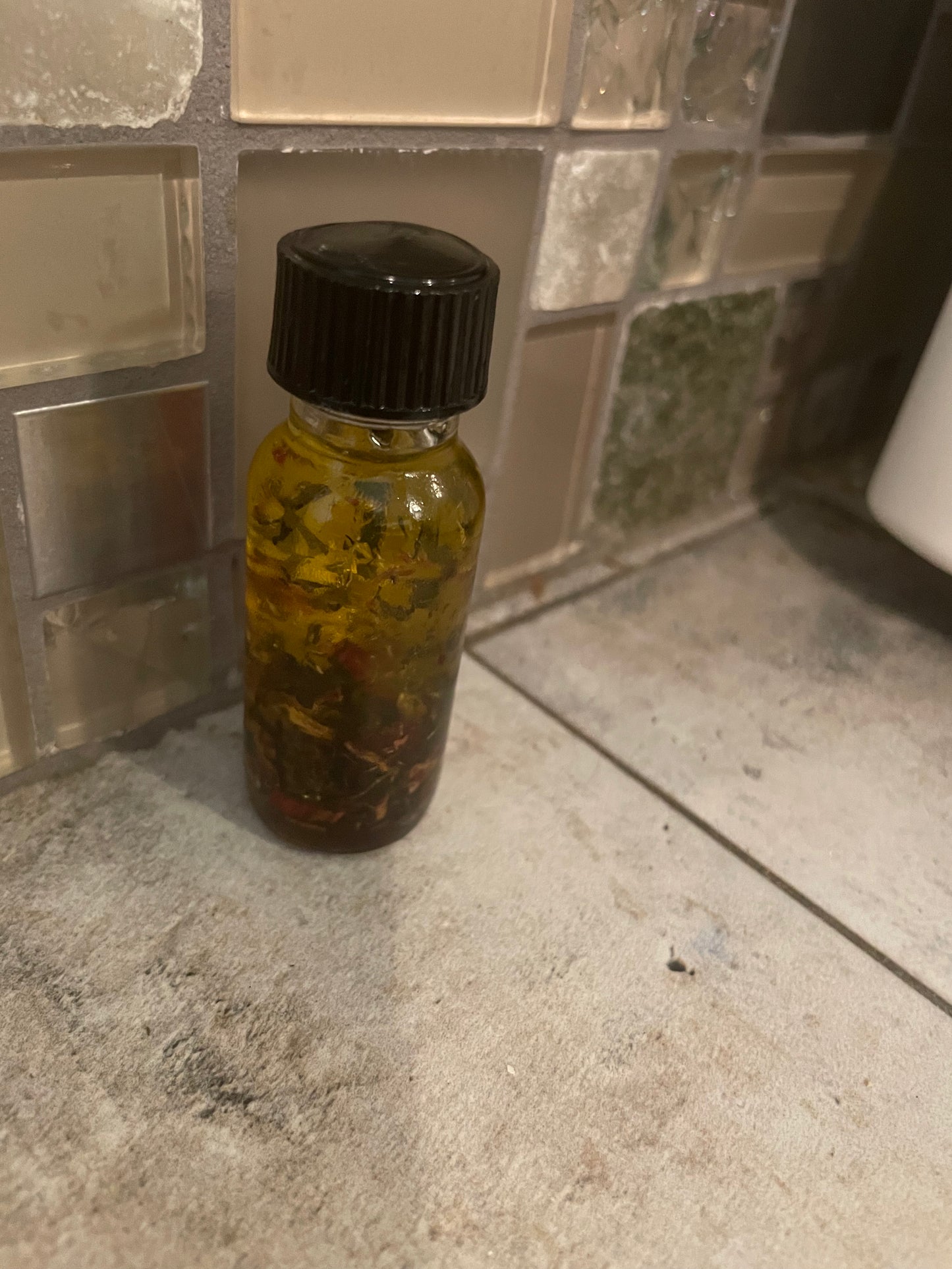 Kiss My Ass Oil/Ya me tienes arta vete